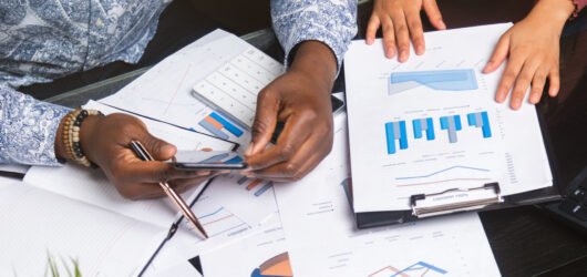 Creating a Financial Plan for Your 20s: Essential Tips for Budgeting and Investing